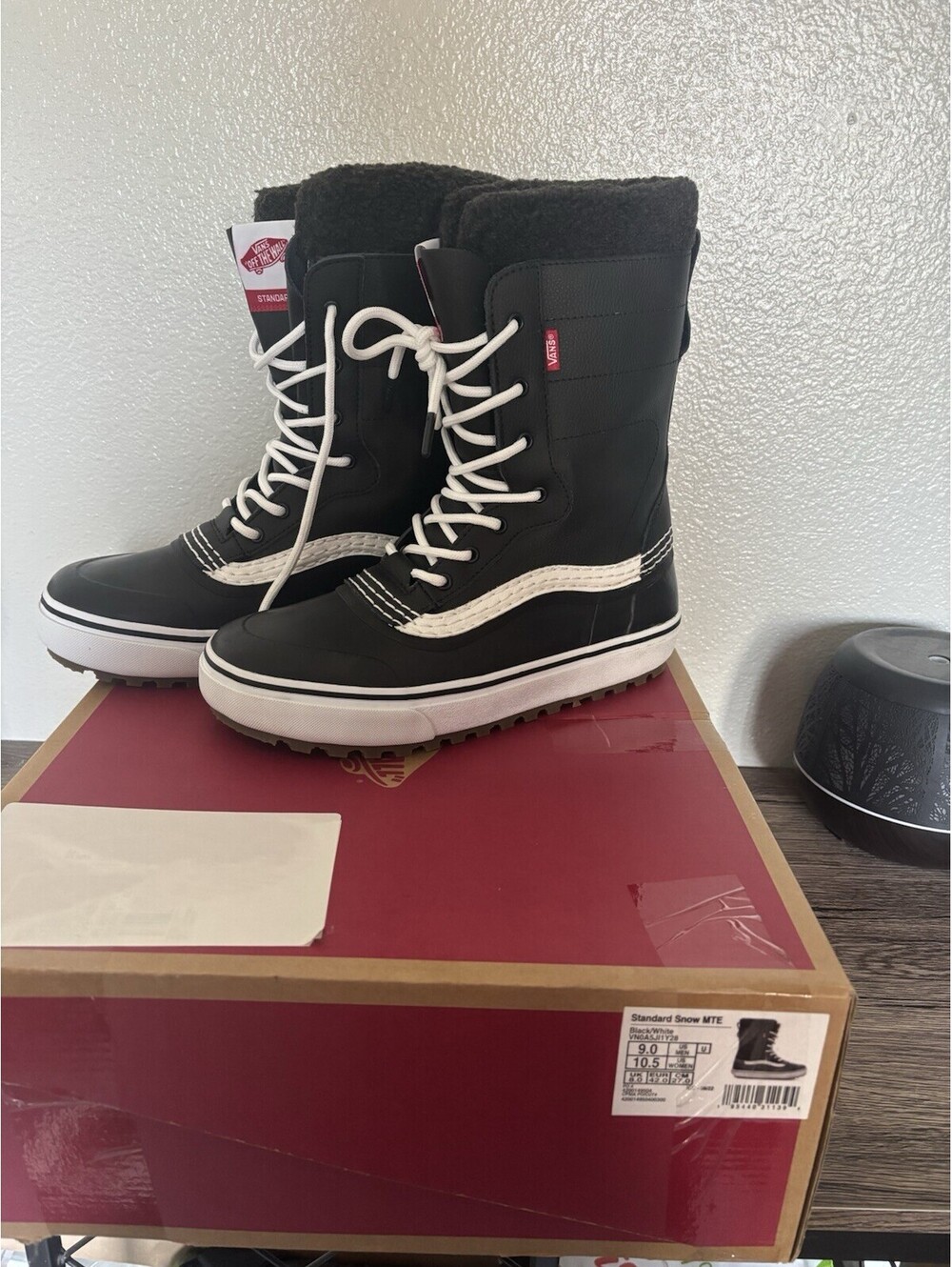 Vans Standard Snow MTE Blk/Wht Tall Winter Boots VN0A5JI1Y28 Men Sz 9 Women 10.5
